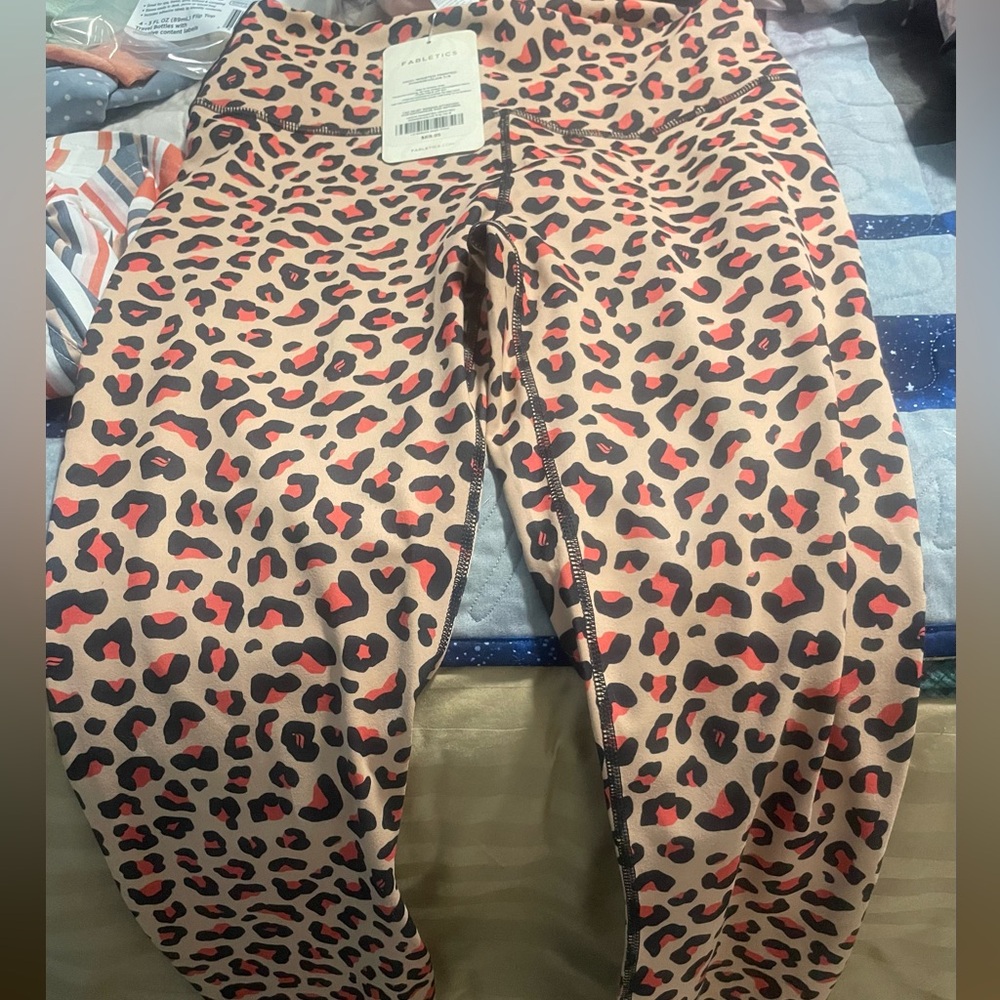 Fabletics 7/8 length High waisted Powerhold leggings Size  M/8